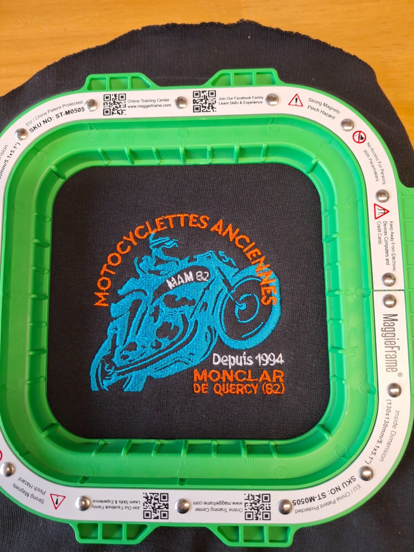 Broderie sur veste softshell. Broderie sur veste softshell.