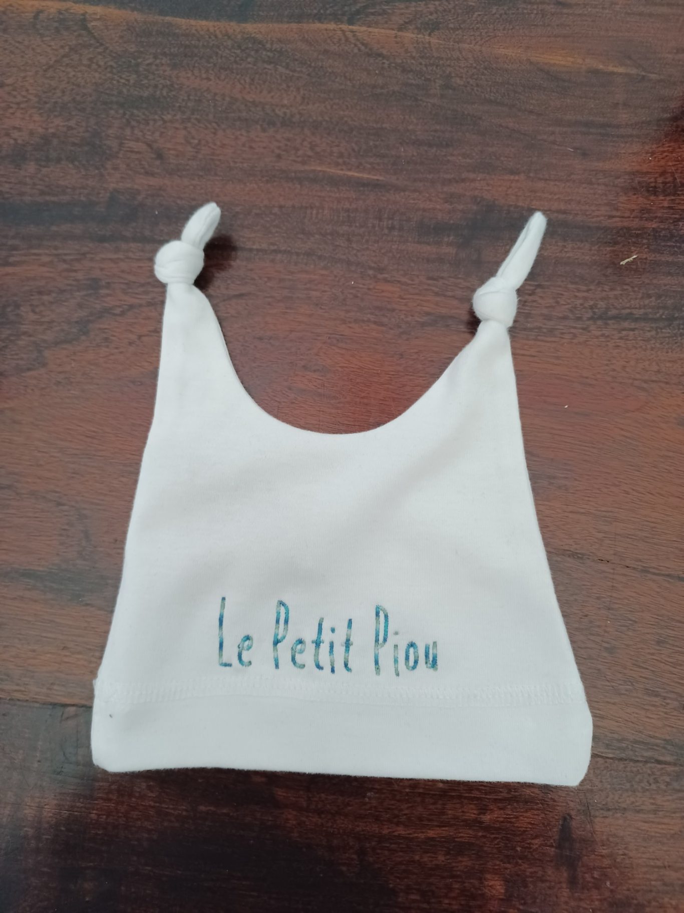 Broderie multi couleur Broderie multi couleur